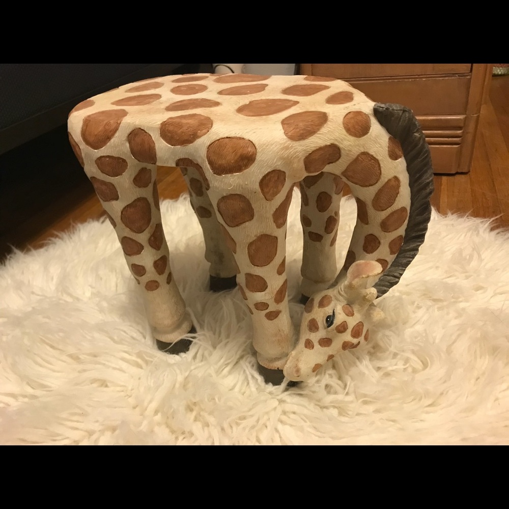 Small giraffe table